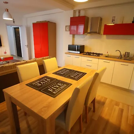公寓 Apartament Luna Mamaia 那沃达利